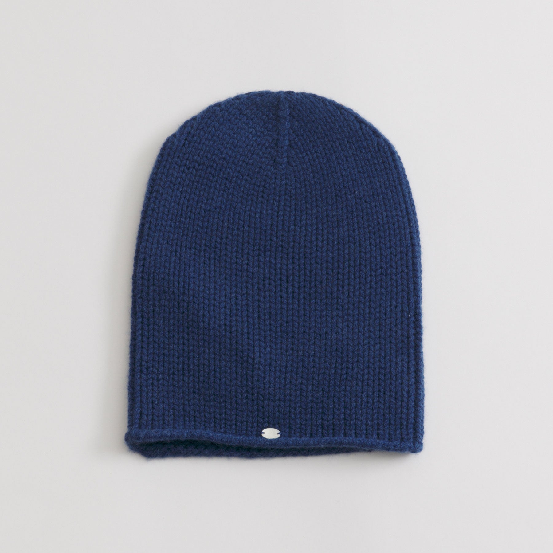 Blaue gestrickte Kaschmirmütze