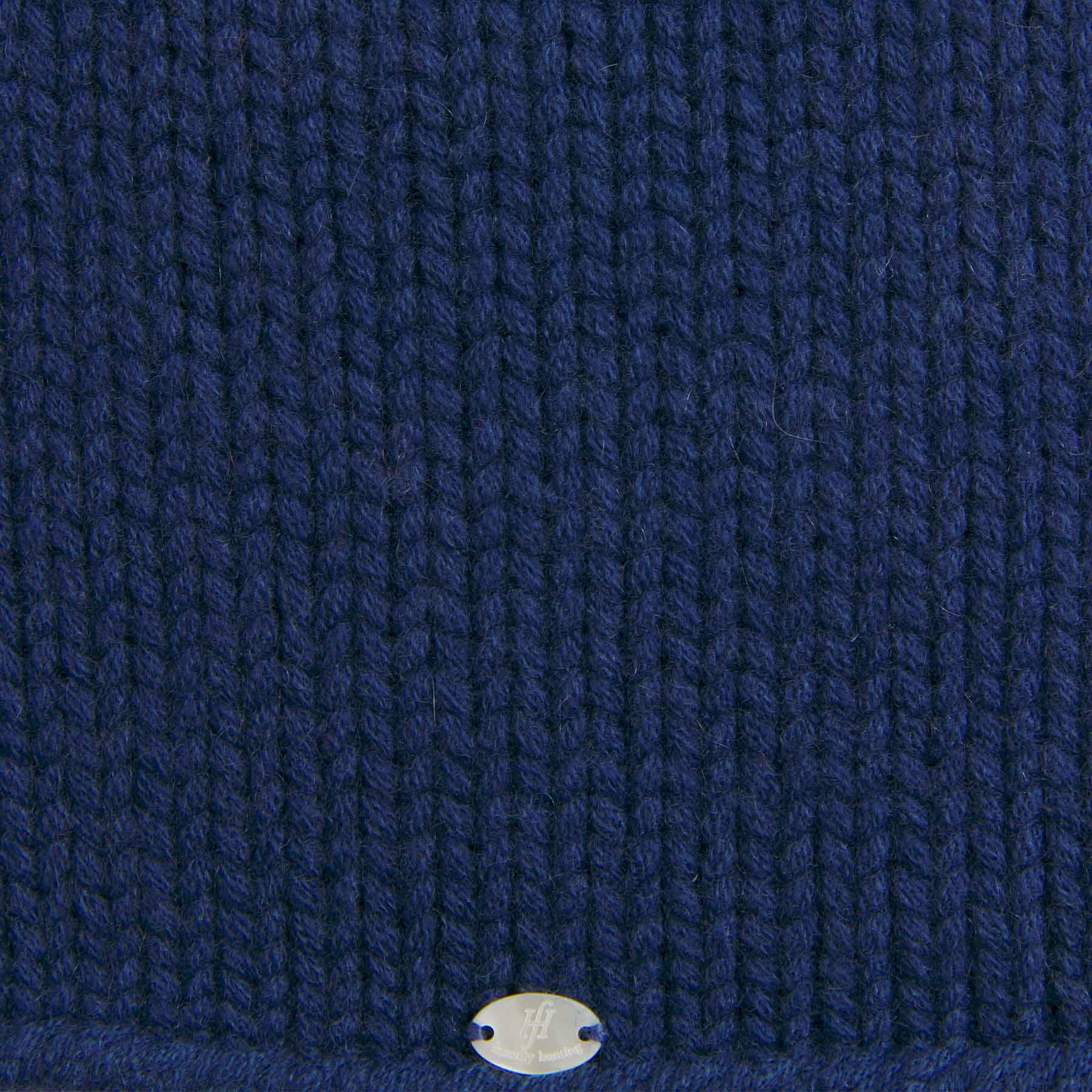 Blaue gestrickte Kaschmirmütze