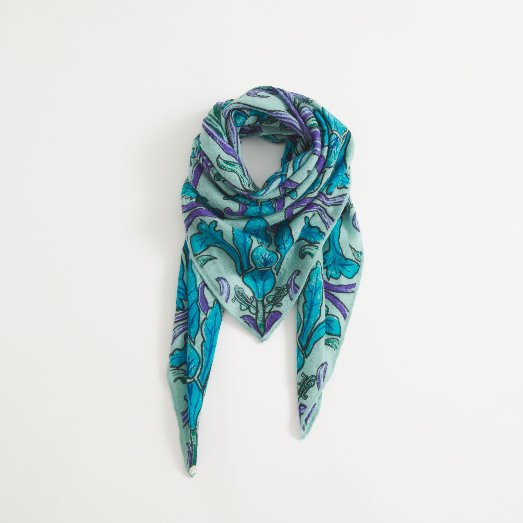 Cashmere Cube 110 felted Iris Noble