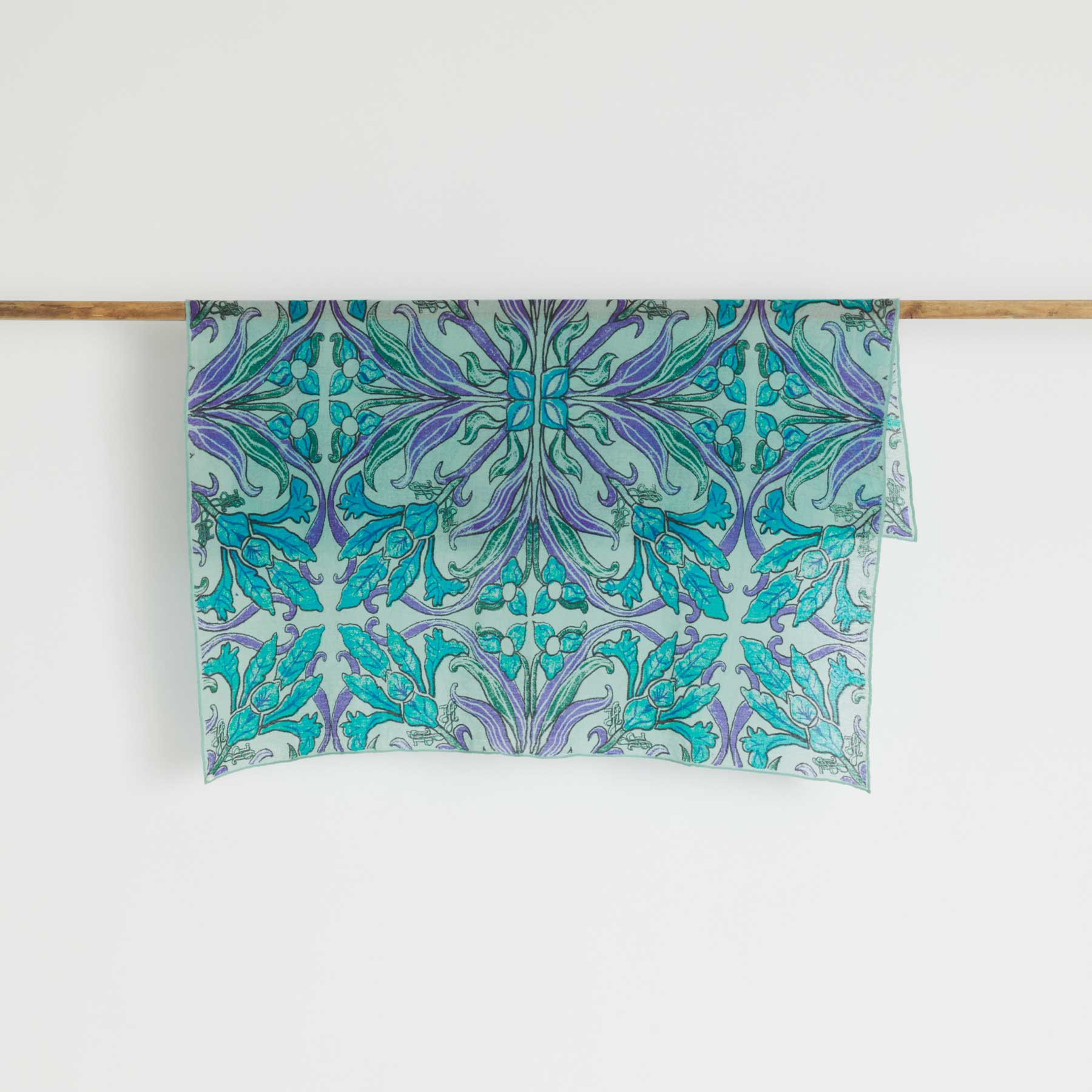 Cashmere Cube 110 felted Iris Noble