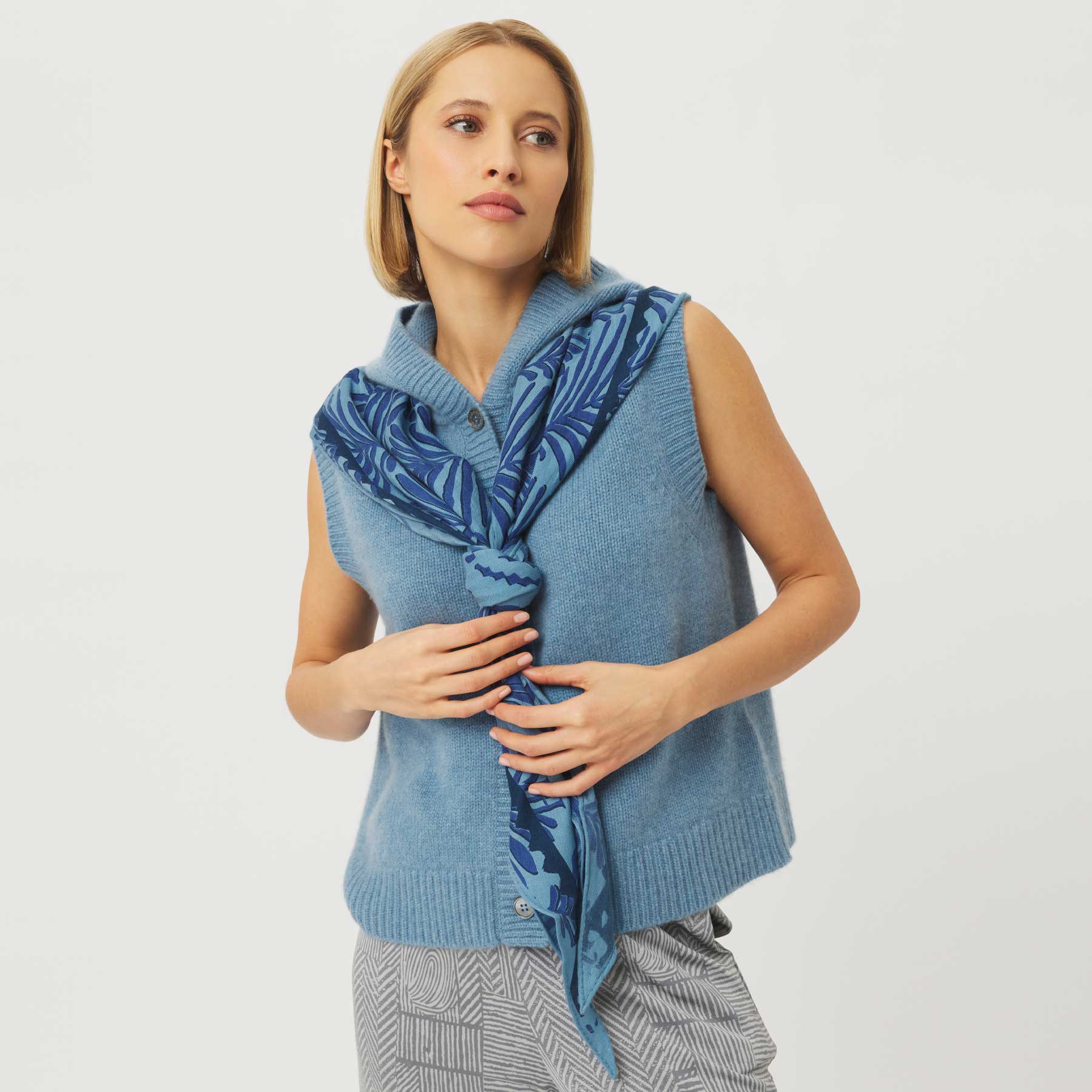 Kite Scarf Silk Cashmere Wallpaper