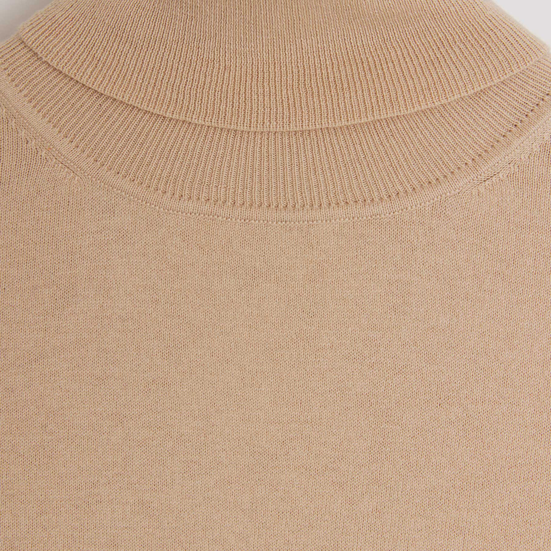Rollneck Tara