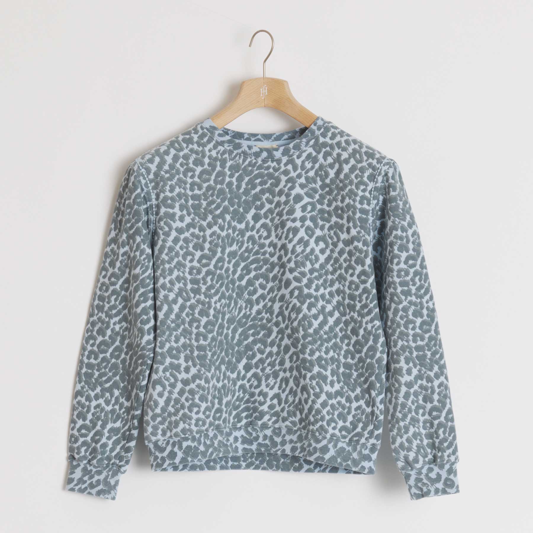 Sweater Peaceful Cheetah Embroidery