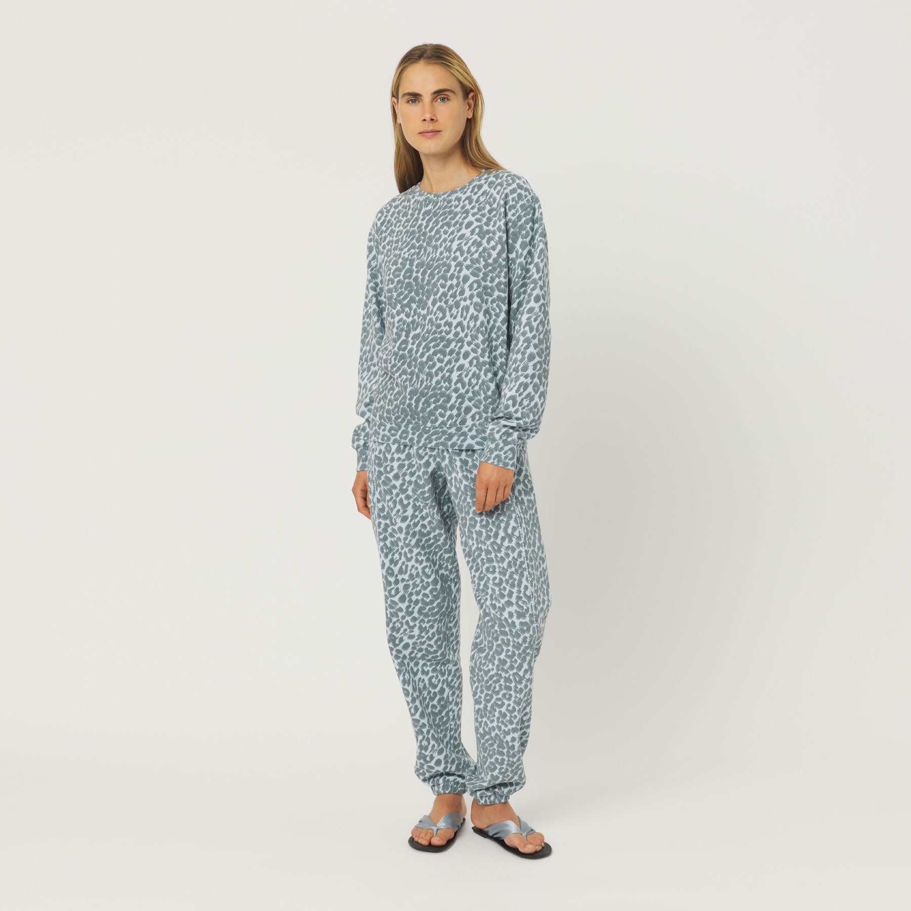 Sweater Peaceful Cheetah Embroidery