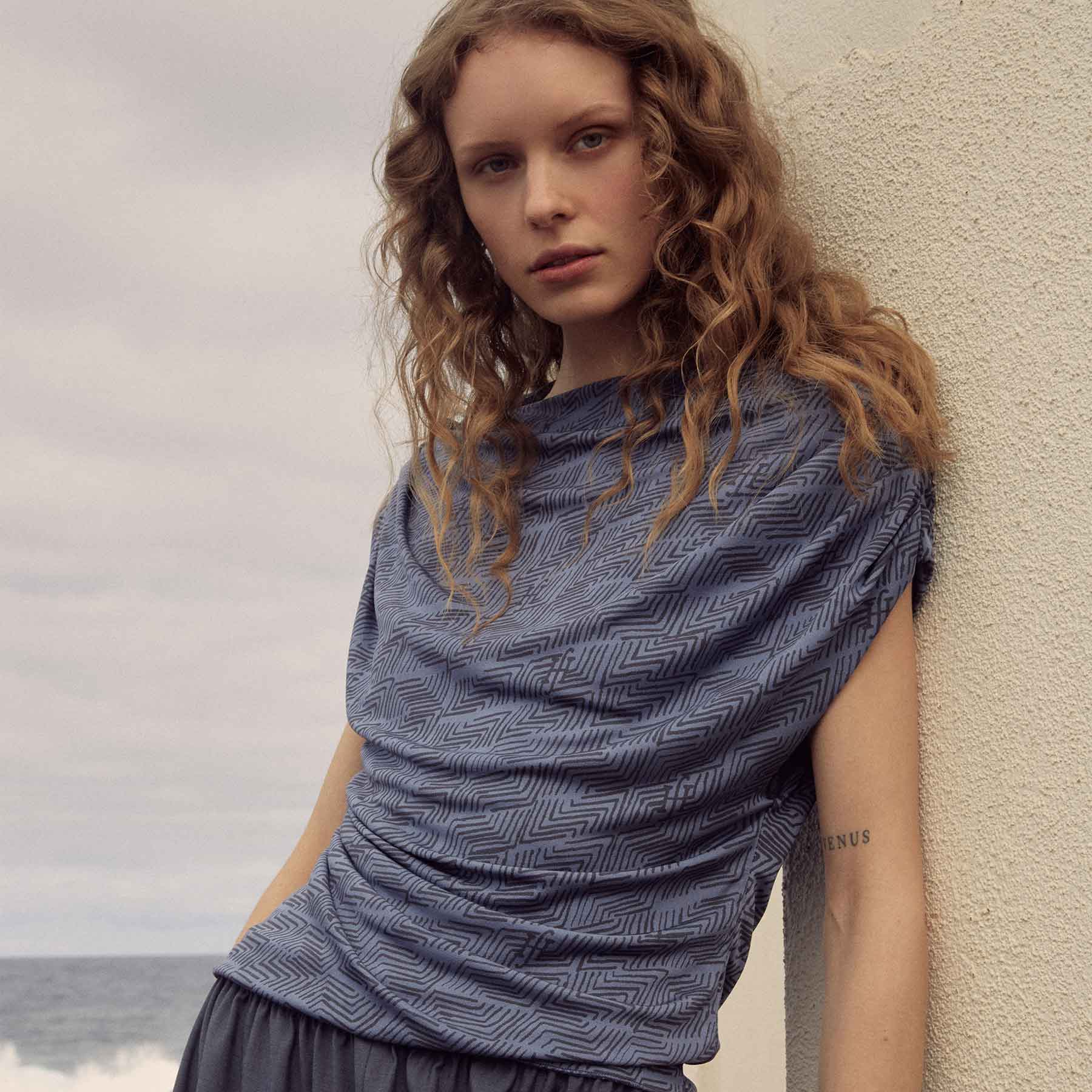 Top Lucky Buzzing Silk Jersey