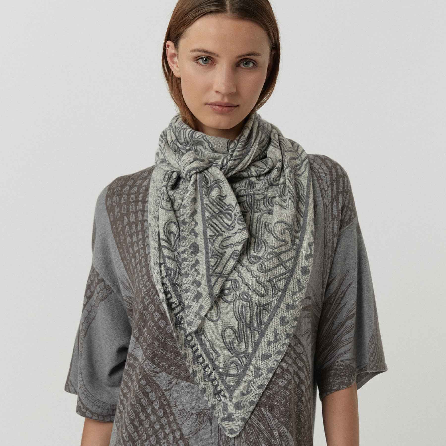 Triangle Knit Scarf Seal