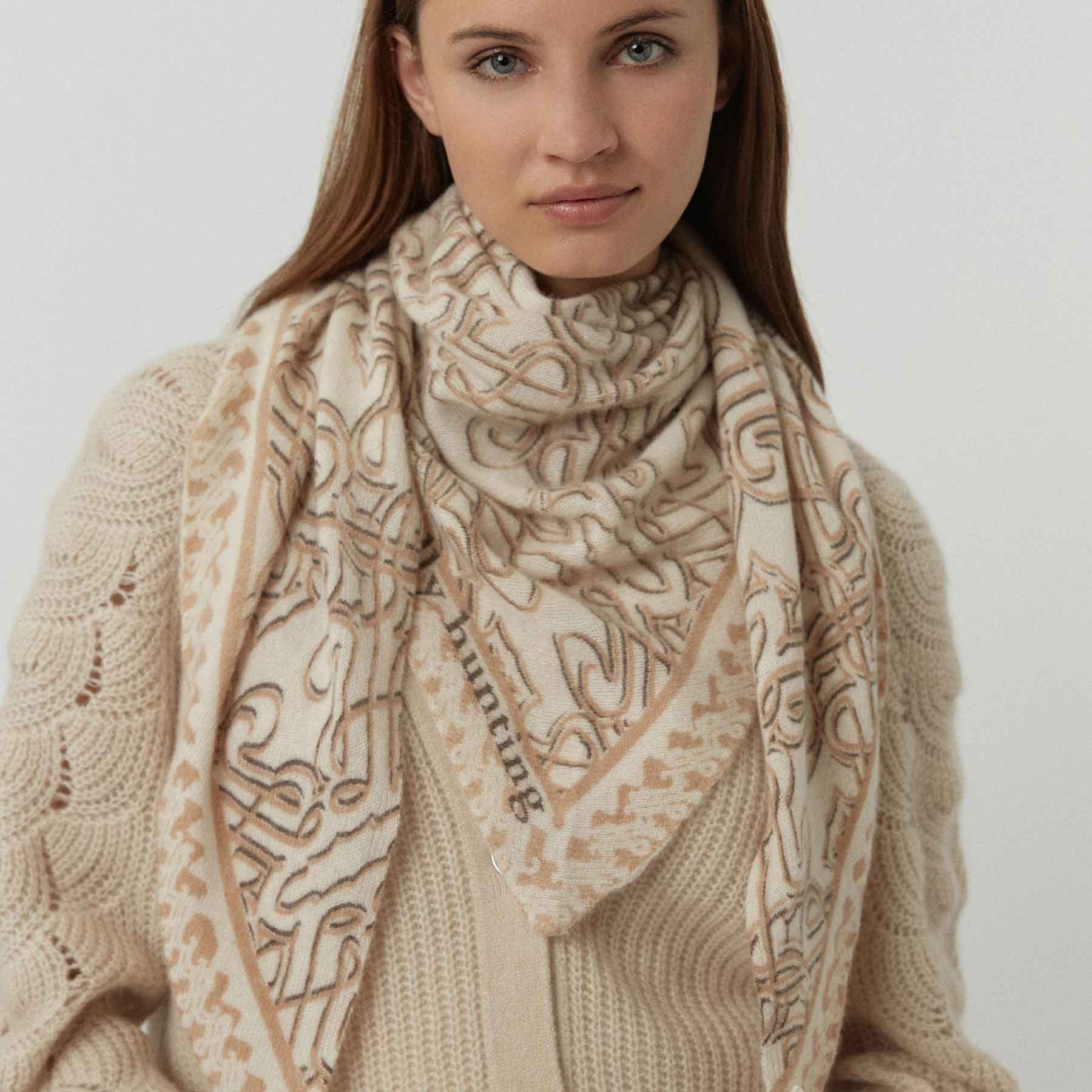 Triangle Knit Scarf Seal