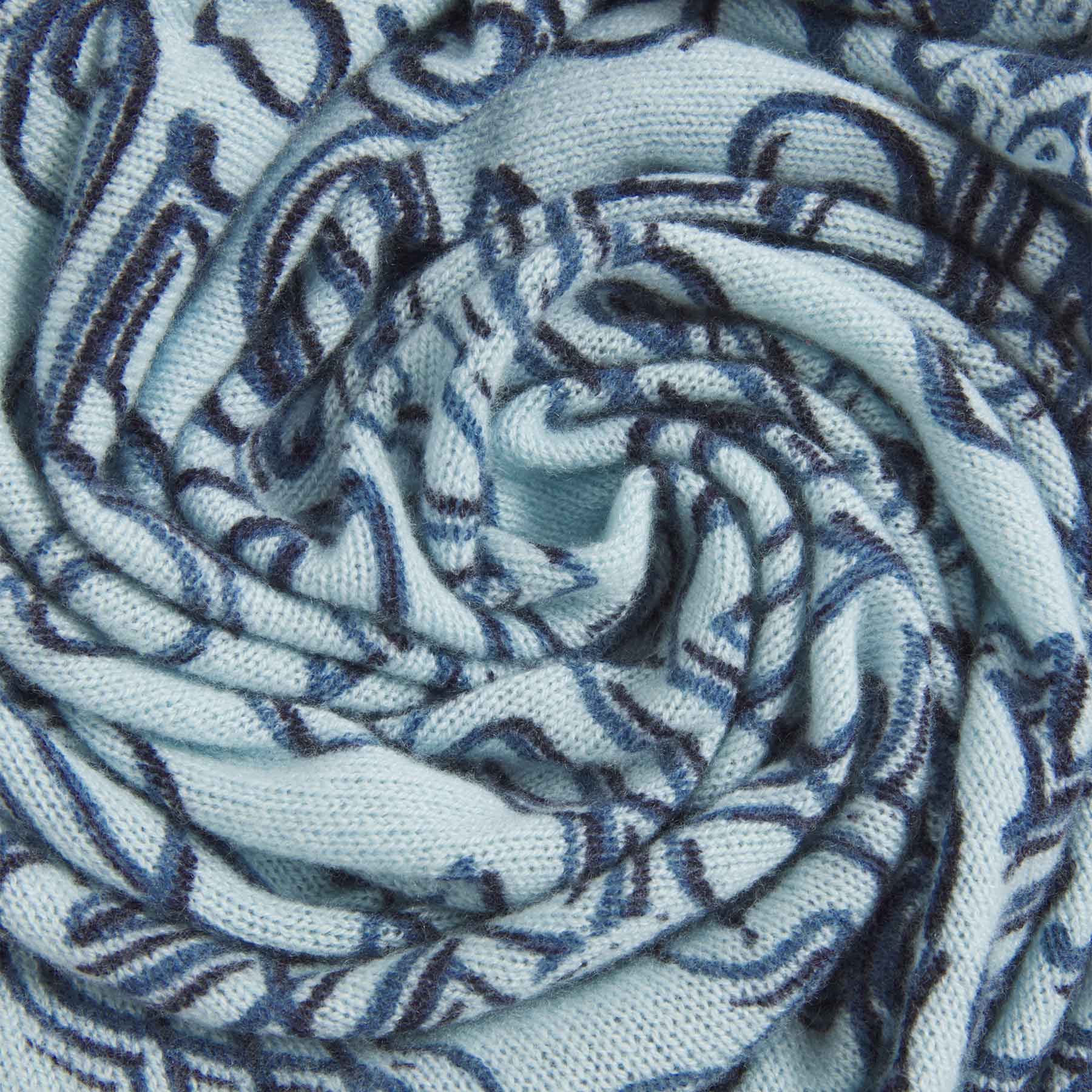 Triangle Knit Scarf Seal