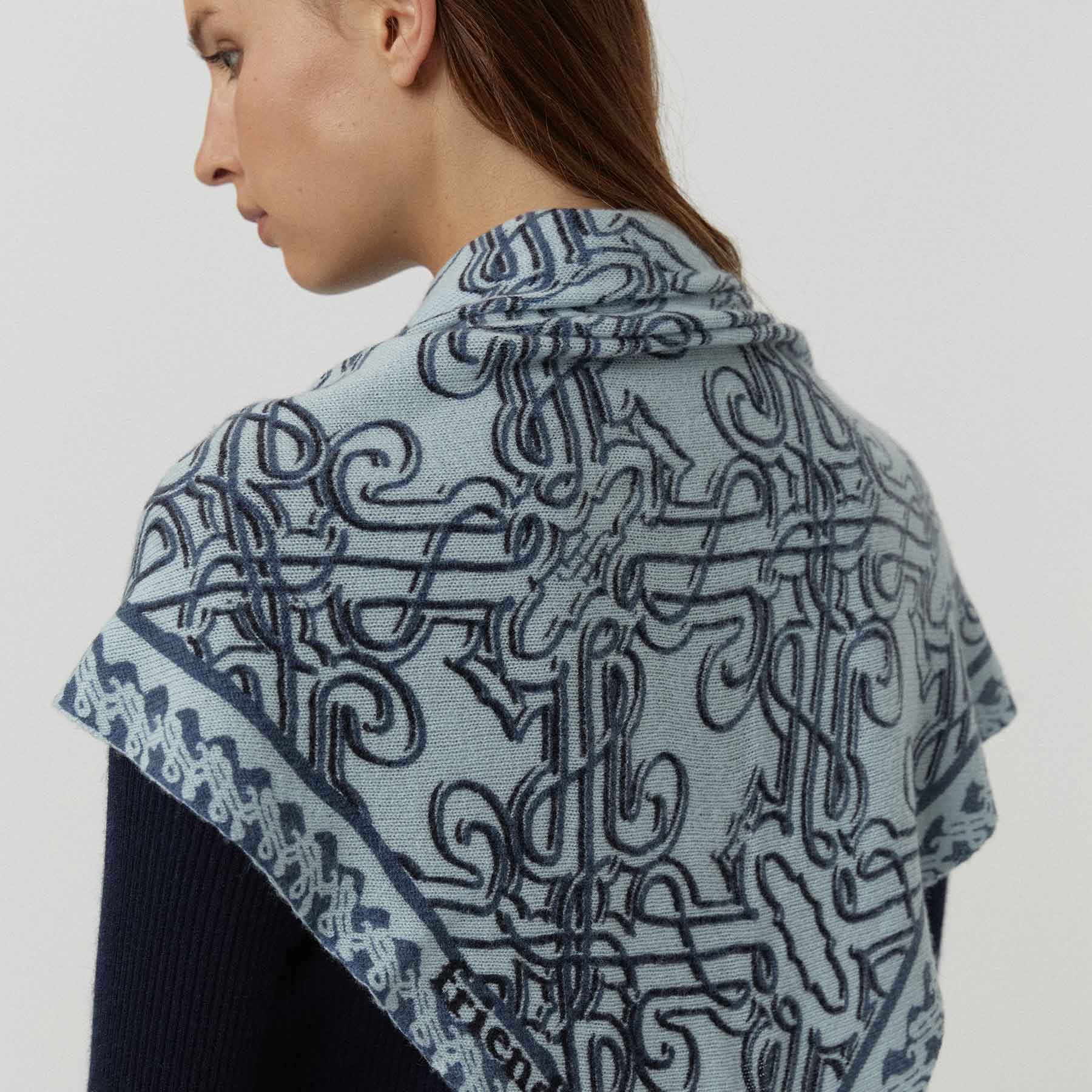 Triangle Knit Scarf Seal