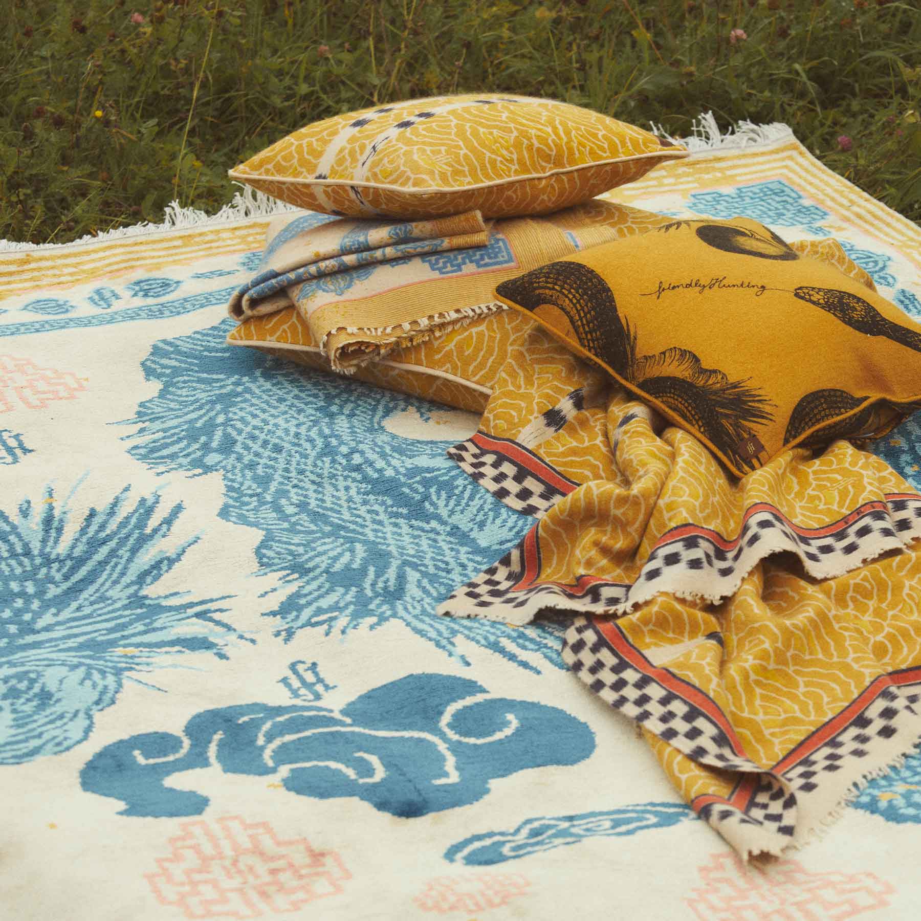 friendly hunting rugs