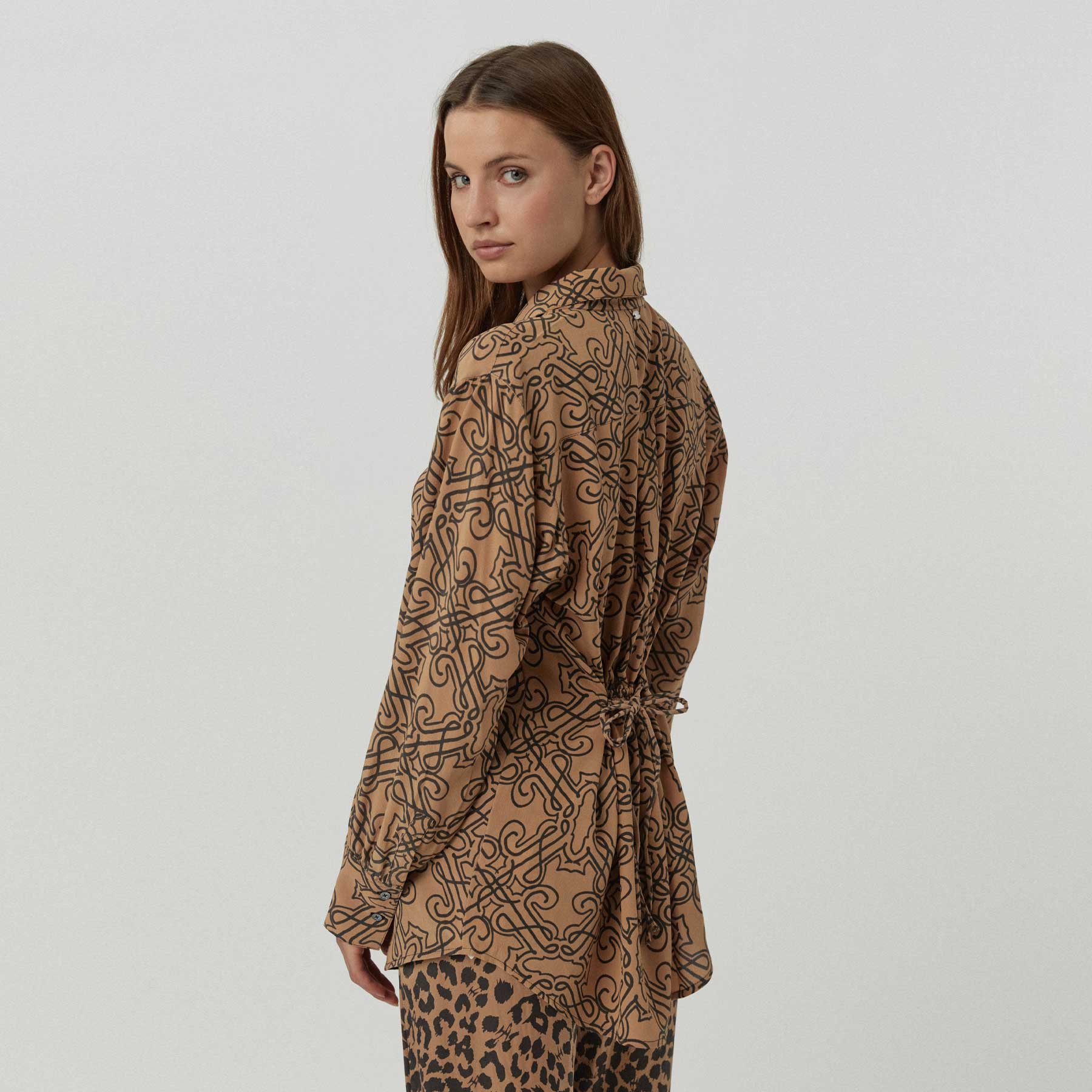 Blouse Swede Seal
