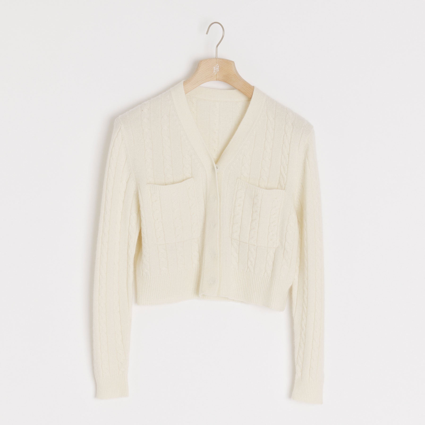 Cardigan Collar  Pigtail