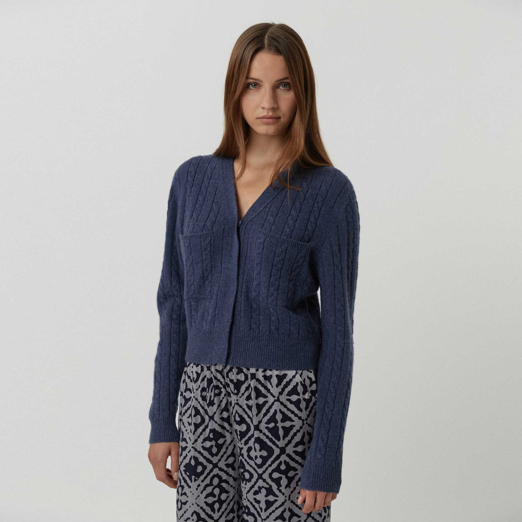 Cardigan Collar  Pigtail