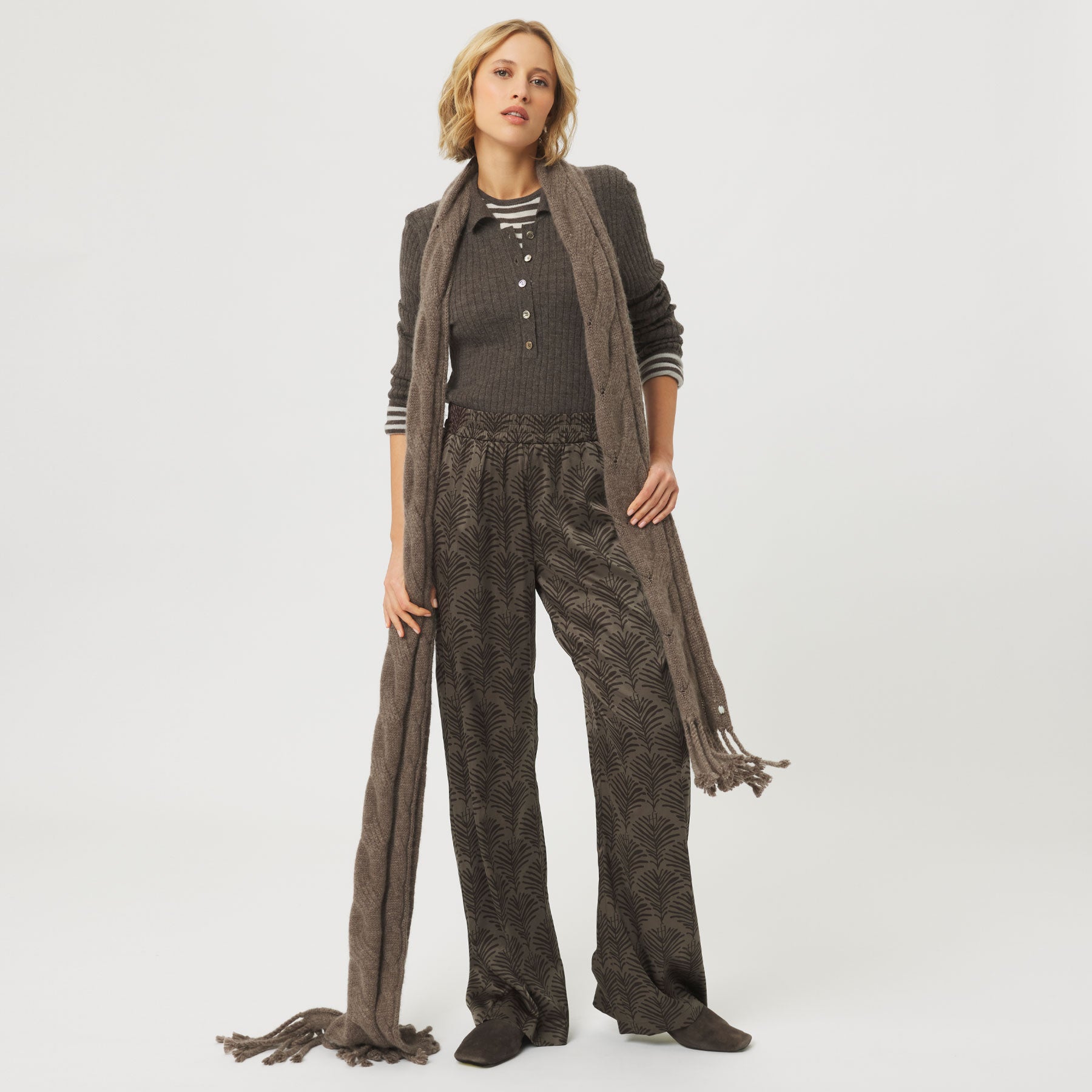 Pants Amal Wallpaper