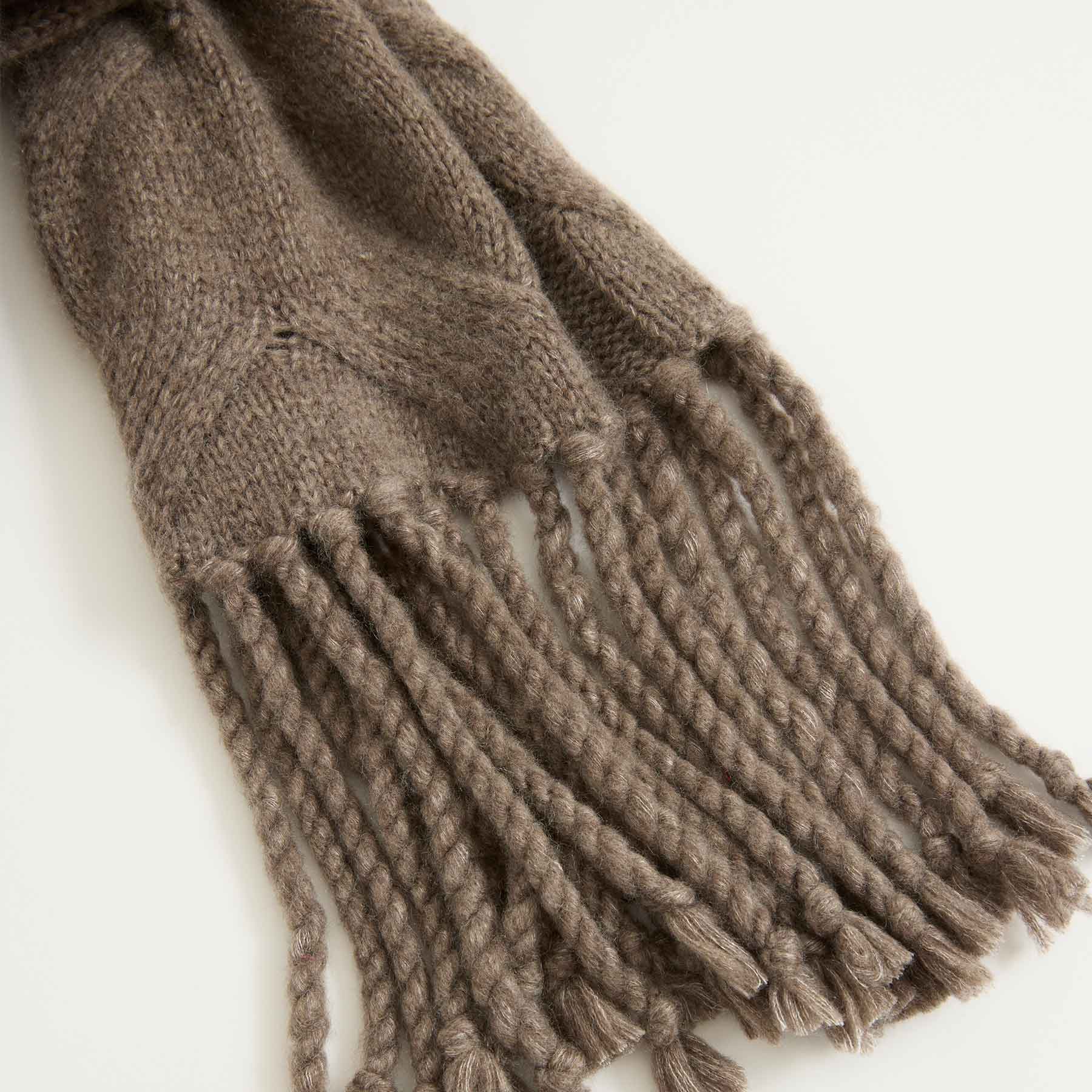 Scarf Bertha