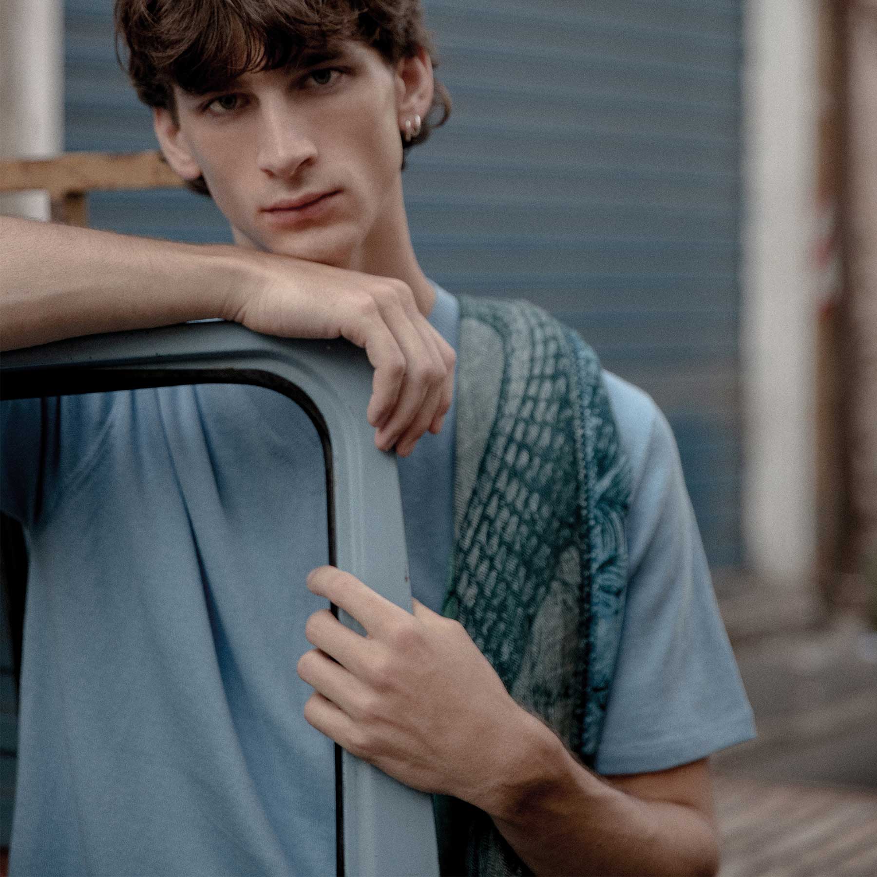 Shirt Lead