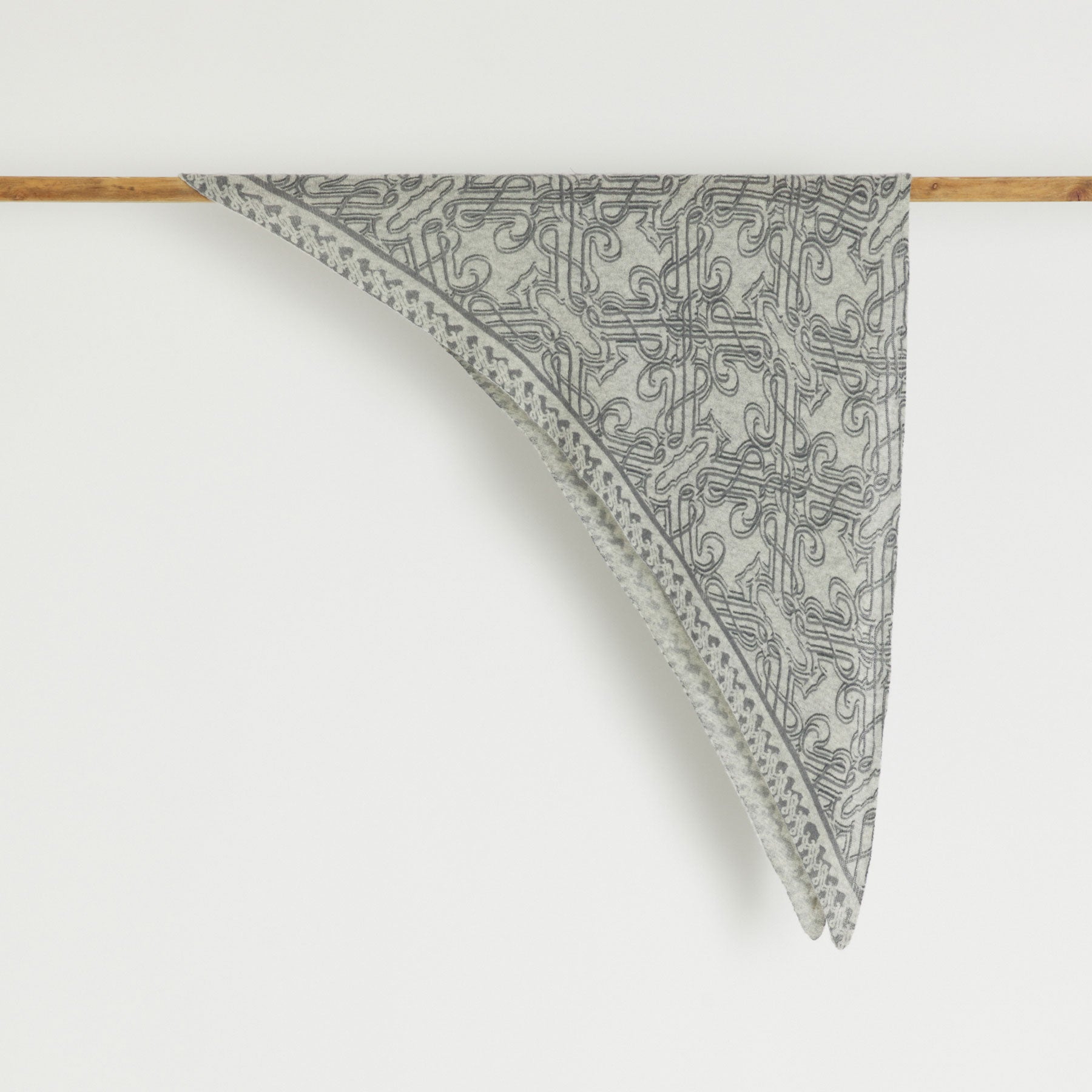 Triangle Knit Scarf Seal
