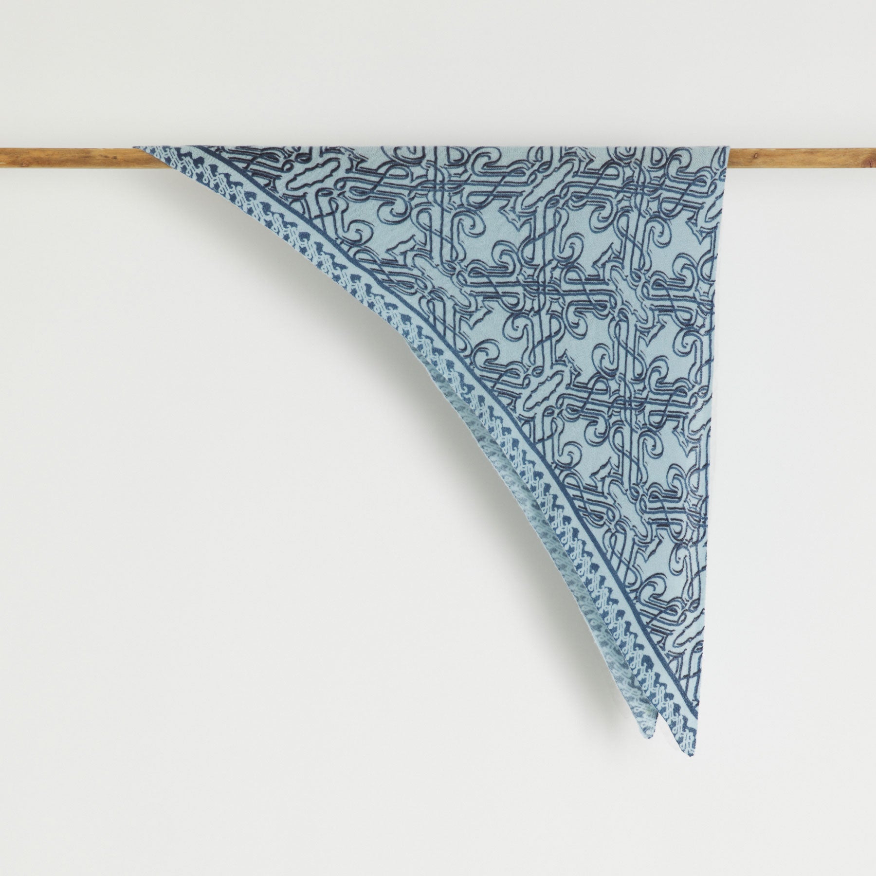 Triangle Knit Scarf Seal